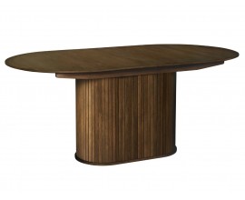 Retro rozkl&aacute;dac&iacute; j&iacute;deln&iacute; stůl Bornholm s ov&aacute;lnou deskou a nohou s lamelami v tmav&eacute;m hněd&eacute;m dubov&eacute;m proveden&iacute; 180-230 cm