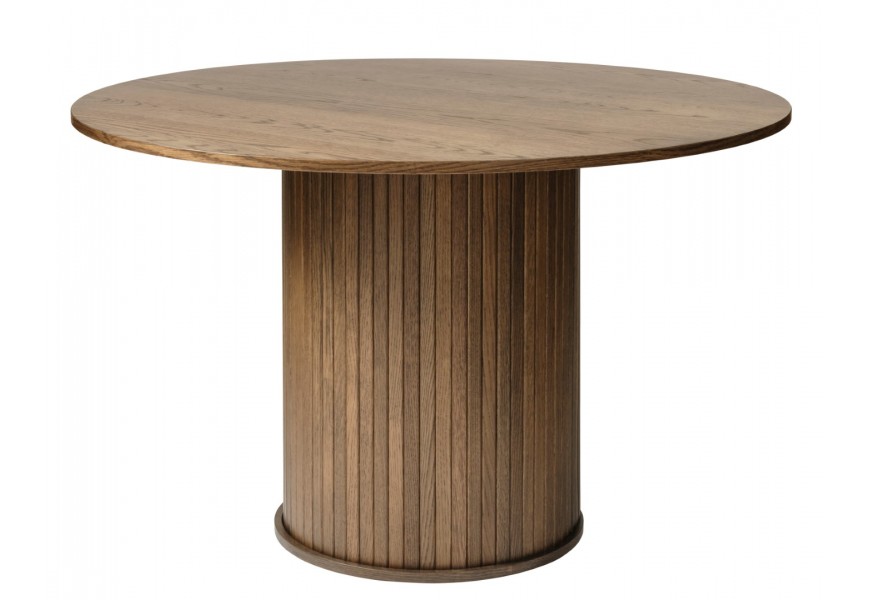Skandinávský severský kulatý jídelní stůl Bornholm s hladkou vrchní deskou a válcovitou nohou s vertikálními lamelami v tmavém hnědém přírodním dubovém provedení