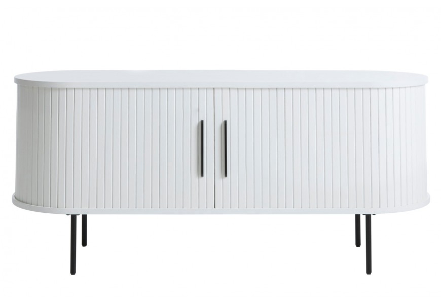 Modern&iacute; ov&aacute;ln&yacute; TV stolek Bornholm v b&iacute;l&eacute; barvě s lamelov&yacute;mi posuvn&yacute;mi dv&iacute;řky a čern&yacute;mi kovov&yacute;mi detaily 120 cm