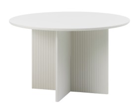 Modern&iacute; j&iacute;deln&iacute; stůl Hvidea a hladkou kulatou vrchn&iacute; deskou se čtyřmi pln&yacute;mi nohama ve tvaru X s plastick&yacute;m žebrovan&yacute;m dekorem ve stylov&eacute;m odst&iacute;nu greige v &scaron;edob&eacute;žov&eacute; barvě