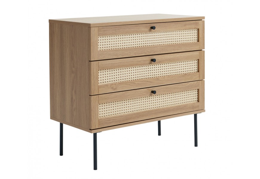 Industriální retro obdélníková komoda Malmo se třemi zásuvkami s ratanovým výpletem s vídeňským vzorem ve světlém hnědém dubovém provedení s nohama a úchyty z kovu v černé barvě