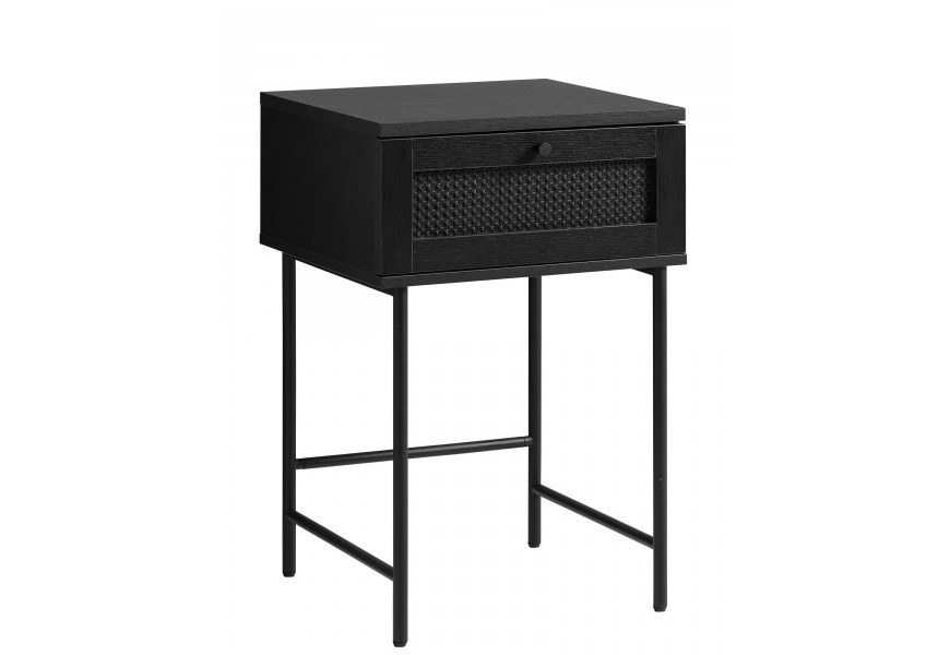 Moderní čtvercový příruční stolek Malmo s jednou zásuvkou v černém provedení s dubovým dekorem a dekorativním ratanovým výpletem s vídeňským vzorem s nožičkami z kovu