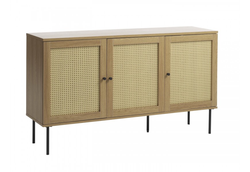 Moderní skandinávský příborník Malmo ve světlém hnědém dubovém provedení se třemi dvířky s ratanovým výpletem s vídeňským vzorem v béžové barvě s kovovými nohami a úchyty v černé barvě