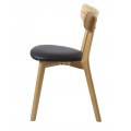 Skandin&aacute;vsk&aacute; masivn&iacute; j&iacute;deln&iacute; židle Vitro se světl&yacute;m hněd&yacute;m dubov&yacute;m r&aacute;mem a čern&yacute;m kožen&yacute;m sedadlem 82 cm