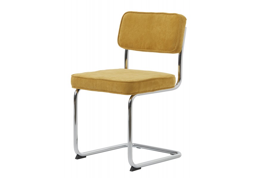 Moderní chromová jídelní židle Bente s lesklou kovovou konzolovou konstrukcí s čalouněným sedadlem a opěrkou s manšestrovým potahem ve žluté barvě