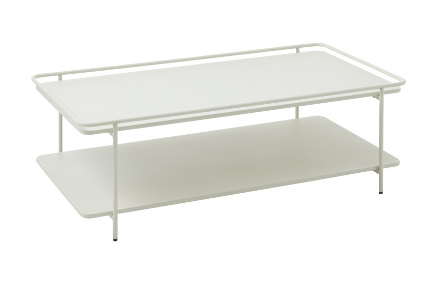 Skandinávský konferenční stolek Koge s obdélníkovou vrchní deskou s vyvýšeným okrajem a policí se čtyřmi nohama z kovu se světlým bělosivým nátěrem s teplým podtónem