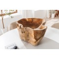 Designov&aacute; masivn&iacute; asymetrick&aacute; m&iacute;sa Palau z teakov&eacute;ho dřeva v natur&aacute;ln&iacute; hněd&eacute; barvě s přiznanou strukturou letokruhů 25 cm