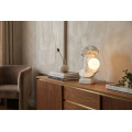 Designov&aacute; modern&iacute; stoln&iacute; lampa Antica ve tvaru busty Davida v b&iacute;l&eacute; barvě s kulat&yacute;m st&iacute;n&iacute;tkem 29 cm