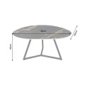 Designov&yacute; čern&yacute; př&iacute;ručn&iacute; stolek Ceramia organick&eacute;ho tvaru s keramickou deskou s hněd&yacute;m mramorov&aacute;n&iacute;m a kovov&yacute;mi nohami 70 cm