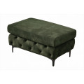 Designová chesterfield čalouněná taburetka Modern Barock se sametovým potahem v zelené barvě s hladkým sedadlem a boky s hlubokým bodovým prošíváním na štíhlých černých nožičkách