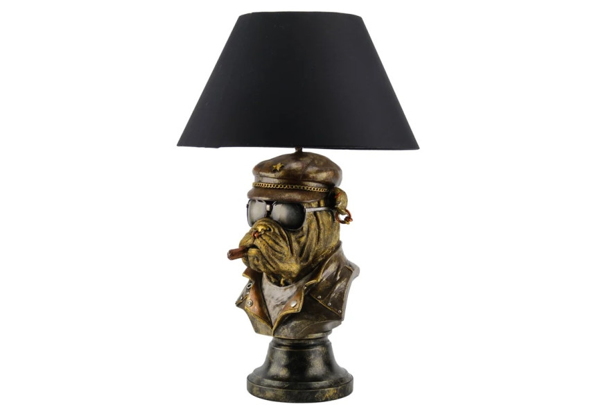 Moderní stolní lampa Pop Aterier s černým kuželovitým stínítkem z textilu a designovou nohou v patinovaném bronzovém provedení s podobě busty buldoka s doutníkem a slunečními brýlemi v motorkářské bundě a čepici v pop art stylu