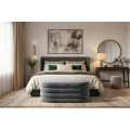 Modern&iacute; art deco lavice Eliana ov&aacute;ln&eacute;ho tvaru s &scaron;ed&yacute;m sametov&yacute;m potahem s line&aacute;rn&iacute;m pro&scaron;&iacute;v&aacute;n&iacute;m a &uacute;ložn&yacute;m prostorem 85 cm