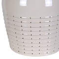 Luxusn&iacute; designov&aacute; stoln&iacute; lampa Merla s kr&eacute;movou b&iacute;lou keramickou podstavou s line&aacute;rn&iacute;m 3D vzorem a b&eacute;žov&yacute;m st&iacute;n&iacute;tkem 80 cm