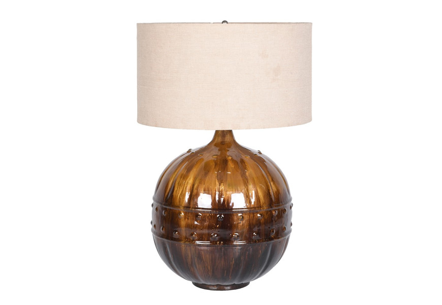 Luxusní vintage stolní lampa Pamela s kulatou nohou z kovu s vertikálním drážkováním a horizontálním reliéfním pásem s 3D kulatými prvky v hnědé barvě s gradovaným efektem a smaltovanou povrchovou úpravou s vysokým leskem s válcovitým stínítkem ze lnu v béžové barvě