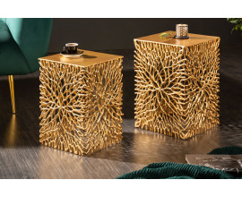 Art-deco stylov&yacute; set dvou čtverečn&iacute;ch př&iacute;ručn&iacute;ch stolků Hoja ve zlat&eacute; barvě