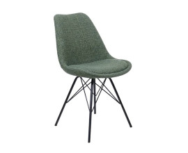 Modern&iacute; designov&aacute; j&iacute;deln&iacute; židle Scandinavia s ergonomicky tvarovanou opěrkou s čalouněn&iacute;m a žinylkov&yacute;m potahem v &scaron;alvějov&eacute; zelen&eacute; barvě se sametov&yacute;m leskem a v&yacute;raznou strukturou se &scaron;t&iacute;hl&yacute;ma &scaron;ikm&yacute;mi nohami z kovu v čern&eacute; barvě s diagon&aacute;ln&iacute;mi v&yacute;ztuhami