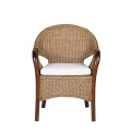 Vintage ratanov&eacute; křeslo New Cobra Rattan s hust&yacute;m v&yacute;pletem v př&iacute;rodn&iacute; světl&eacute; hněd&eacute; barvě s tmav&scaron;&iacute;m r&aacute;mem z mahagonu 60 cm