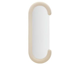 Modern&iacute; art deco ov&aacute;ln&eacute; čalouněn&eacute; zrcadlo Roza s b&eacute;žov&yacute;m r&aacute;mem ve tvaru C se sametov&yacute;m potahem 160 cm