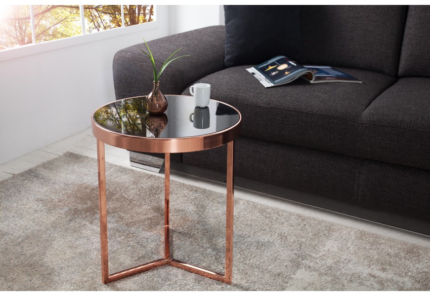 Art deco kulatý měděný kovový příruční stolek Lava s černou lesklou skleněnou deskou a tříramennou podstavou 50 cm