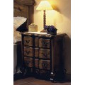 Rustikální luxusní noční stolek Nuevas formas se třemi zásuvkami 68cm