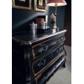 Rustikální luxusní komoda Luis Philippe se třemi zásuvkami a vyřezávanými prvky 106cm