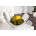 Moderní designová kovová mísa Abstract ve stříbrné barvě s dynamickou asymetrickou siluetou 30 cm