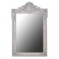 Exkluzivní vintage nástěnné zrcadlo Aubrey s dřevěným obdélníkovým rámem šedé barvy s vyřezávaným zdobením