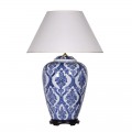 Luxusní bílá porcelánová lampa Camwhor s masivním podstavcem z kafrového dřeva s modrými květovými vzory ve vintage provedení