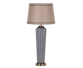 Luxusná a dizajnová vysoká stolná lampa Spelman s porcelánovým modrým telom a béžovým tienidlom s lineárnym zdobením vo vintage