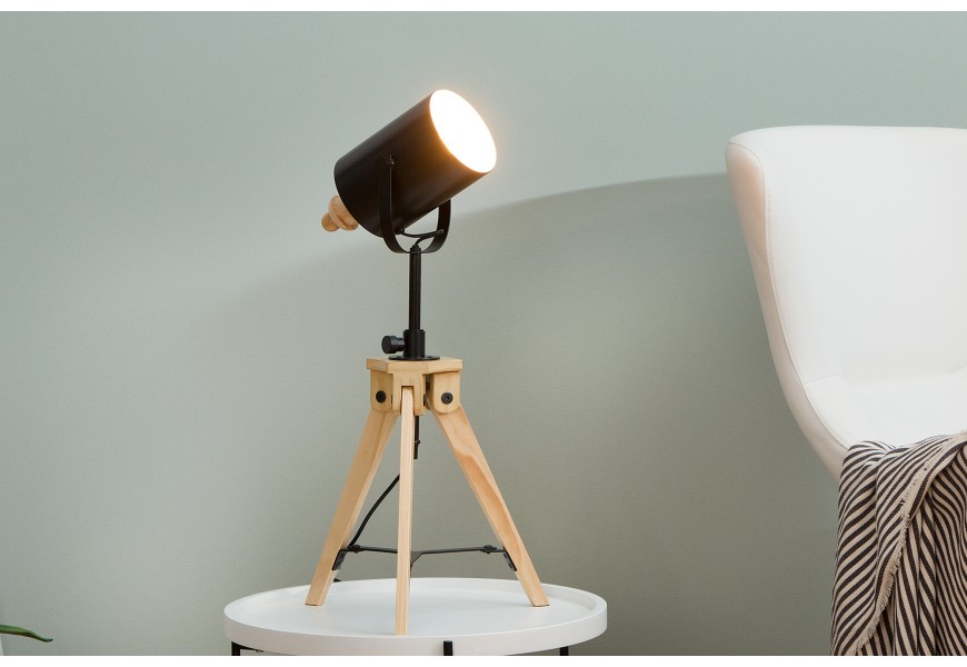 Designová moderní stolní lampa Tripod