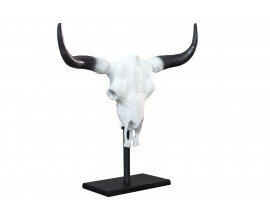 Venkovská bílá dekorace Bull s černými rohy na zeď nebo postavení na obdélníkový černý stojan 50 cm