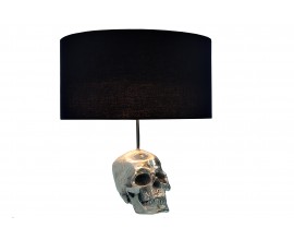 Stylová glamour kulatá kovová stříbrná stolní lampa Skull s nohou v podobě lebky a černým textilním stínítkem 44 cm