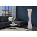 Moderní stylová stojící bílá lampa Harmony se skládaným stínítkem z latexu a černou čtvercovou podstavou 120 cm