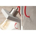Moderní industriální stolní lampa Cement Structure s šedou atypickou nohou s betonovým designem a odhalenou žárovkou 30 cm