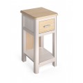 Luxusní masivní čtvercový noční stolek Cerdena s jednou zásuvkou s kovovou úchytkou a otevřenou spodní policí s dlouhými nožičkami ve světle hnědé a bílé barvě