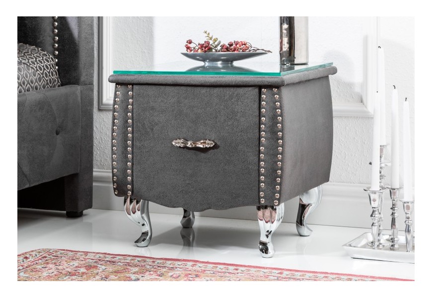 Moderní luxusní noční stolek Caledonia v šedé barvě 45cm