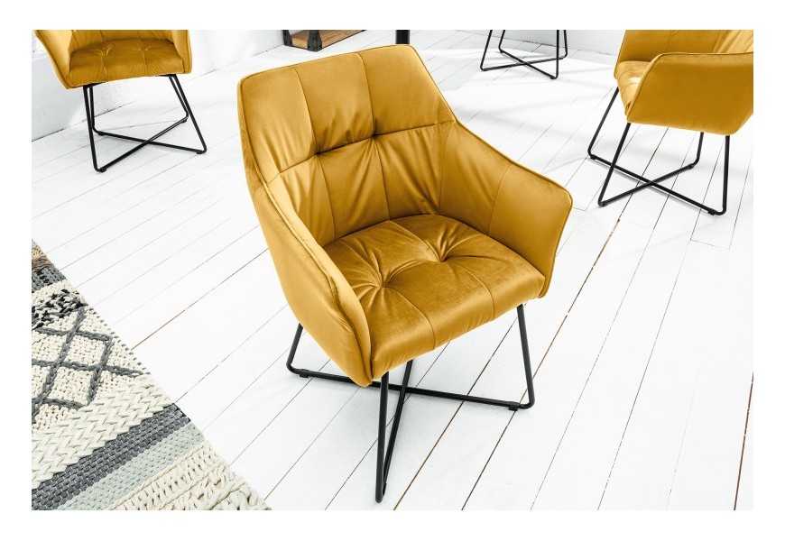 Modern&iacute; designov&eacute; křeslo Armlehne ve žlut&eacute; barvě