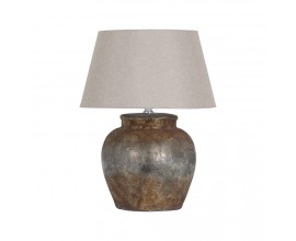 Designová industriální keramická stolní lampa Casangelo s kulatou podstavou v hnědé barvě s kamenným vizuálem s výraznou vintage patinou a zvětralým efektem se lněným stínítkem v béžové barvě