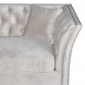Luxusní bílá sedačka Alevion v Chesterfield stylu s dřevěnými nohami v černé barvě 225cm