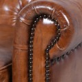 Luxusní hnědé kožené křeslo Franze v Chesterfield stylu as dřevěnými nohami na kolečkách 85cm