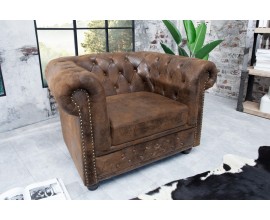 Elegantní pohodlné křeslo Chesterfield