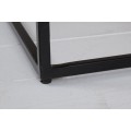 Moderní masivní konferenční stolek Linear ze dřeva akácie s černými kovovými nohami a úložným prostorem 110cm