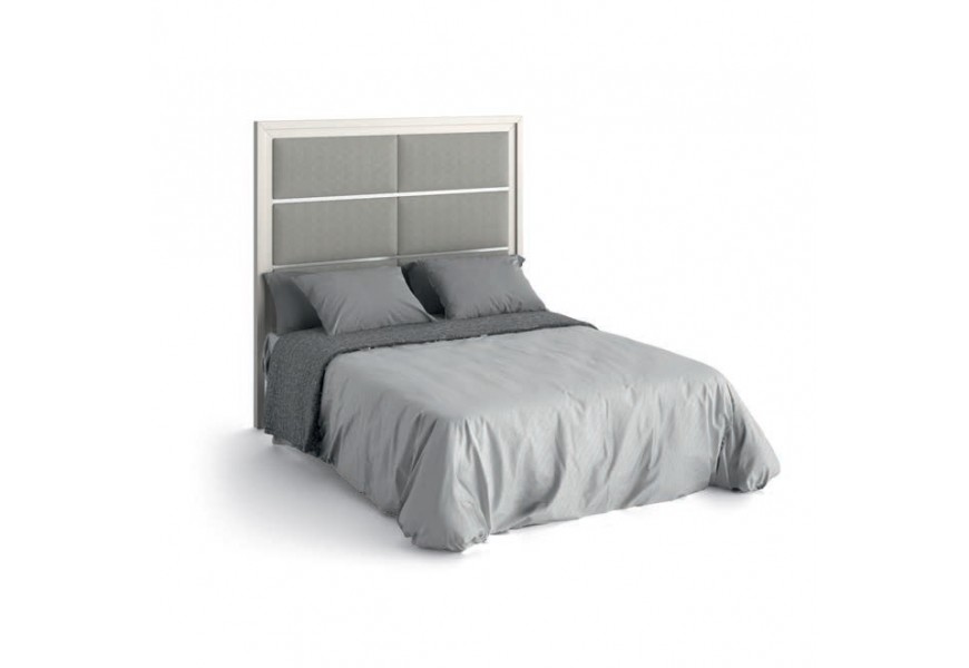 Moderní masivní postel Veneto s vysokým čalouněným čelem a kovovými prvky 135/150 / 180cm