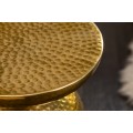 Orientální kulatý příruční stolek Siliguri v zlatém provedení s kladívkovým povrchem 36cm