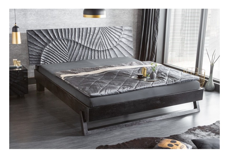 Moderní luxusní masivní manželská postel Cumbria v černé barvě na matraci 180x200cm