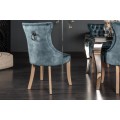 Stylov&aacute; j&iacute;deln&iacute; židle Torino s tmavomodr&yacute;m sametov&yacute;m potahem s chesterfield pro&scaron;&iacute;v&aacute;n&iacute;m a stř&iacute;brn&yacute;m klepadlem 96cm