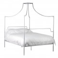 Designová provensálská manželská postel Regina s nebesy a bílým kovovým rámem