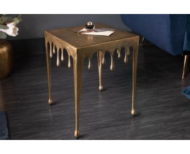 Art-deco příruční stolek Liquid Line ve zlaté barvě 44cm