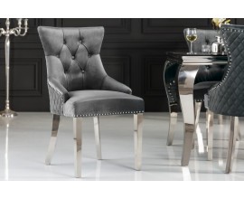 Zámecká chesterfield židle Eleanor v šedé barvě ze sametu 97cm s klepadlem