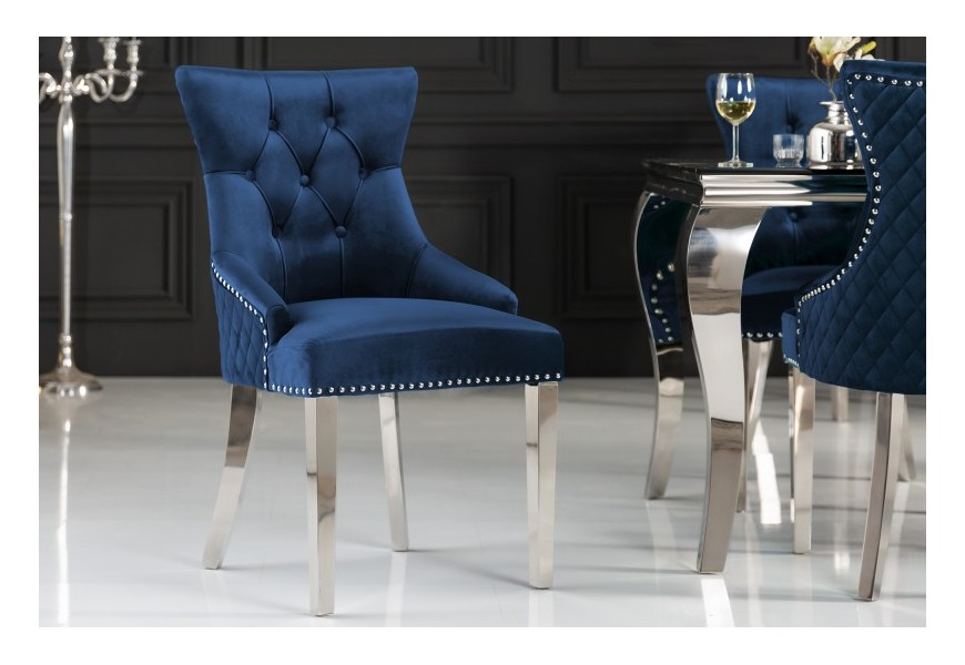 Zámecká chesterfield židle Eleanor v modré barvě ze sametu 97cm